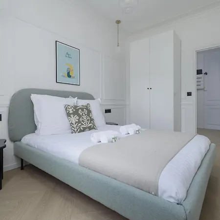 Poeticstay - Champs Elysees Lägenhet *