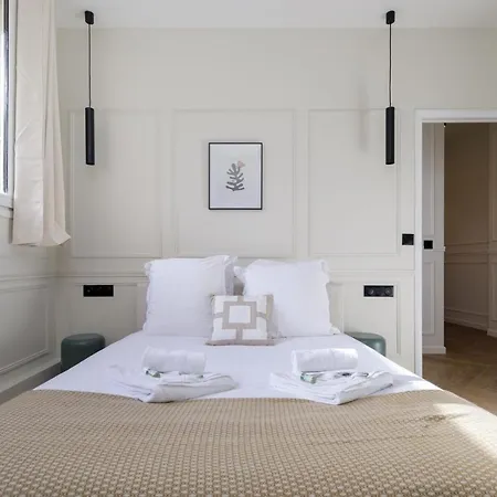 Poeticstay - Champs Elysees Paris