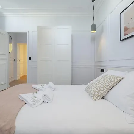Poeticstay - Champs Elysees * Paris