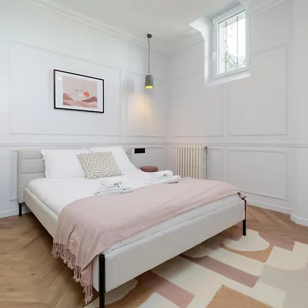 Poetic - Champs Elysees Apartment *