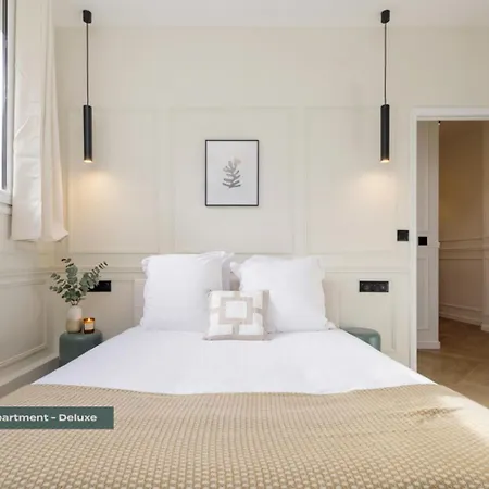 Poeticstay - Champs D'elysée Appartement Paris