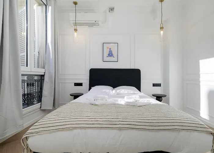 Poeticstay - Champs D'elysee Apartamento