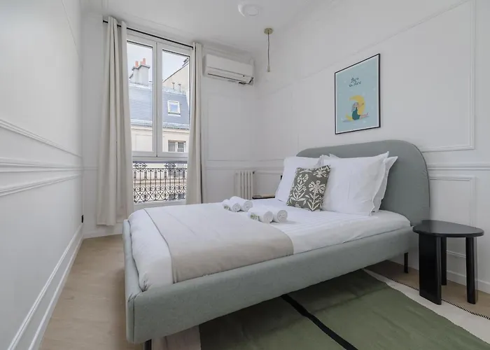 Poeticstay - Champs D'elysee Apartamento