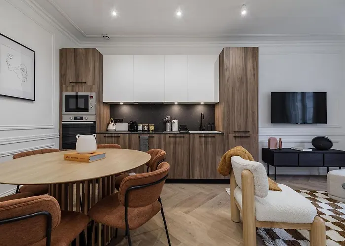 Poeticstay - Champs D'elysee Apartamento