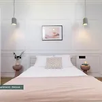 Poeticstay - Champs D'elysee Paris