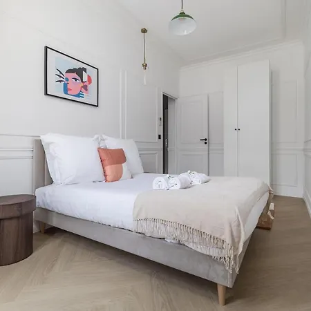 Poeticstay - Champs Elysees Apartment