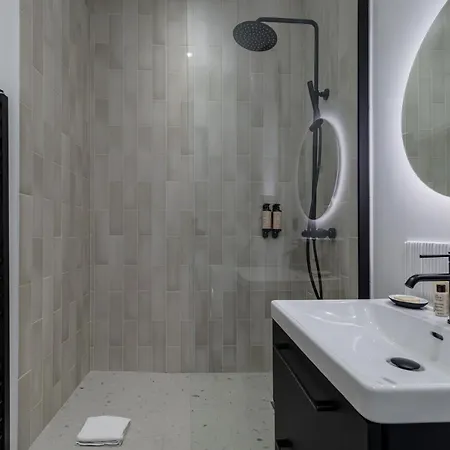 Apartament Poeticstay - Champs Elysees Paryż