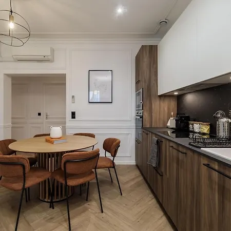 Poeticstay - Champs Elysees