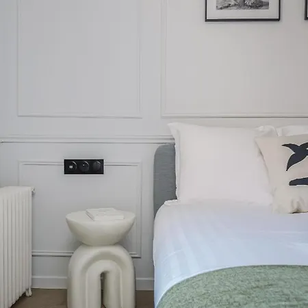 Poeticstay - Champs Elysees *