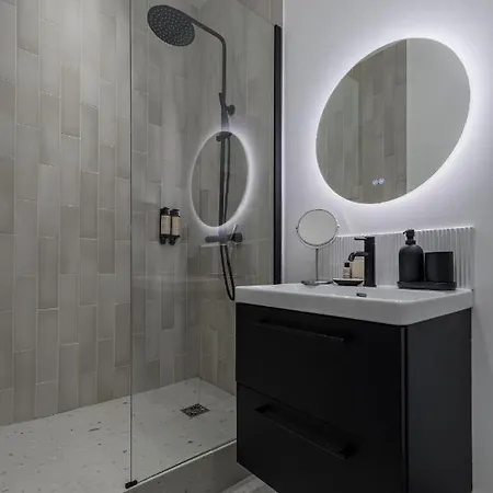 Poeticstay - Champs Elysees Apartament