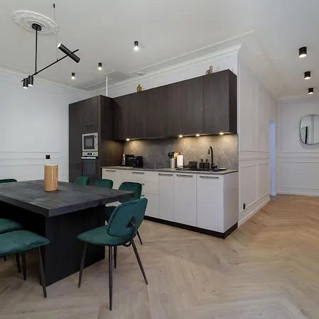 Poeticstay - Champs Elysees *