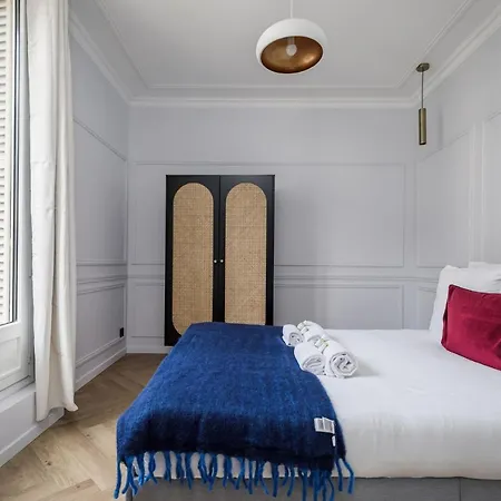 Apartament Poeticstay - Champs Elysees Paryż